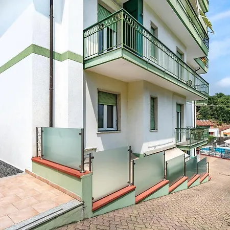 Apartment Olivo 10 *